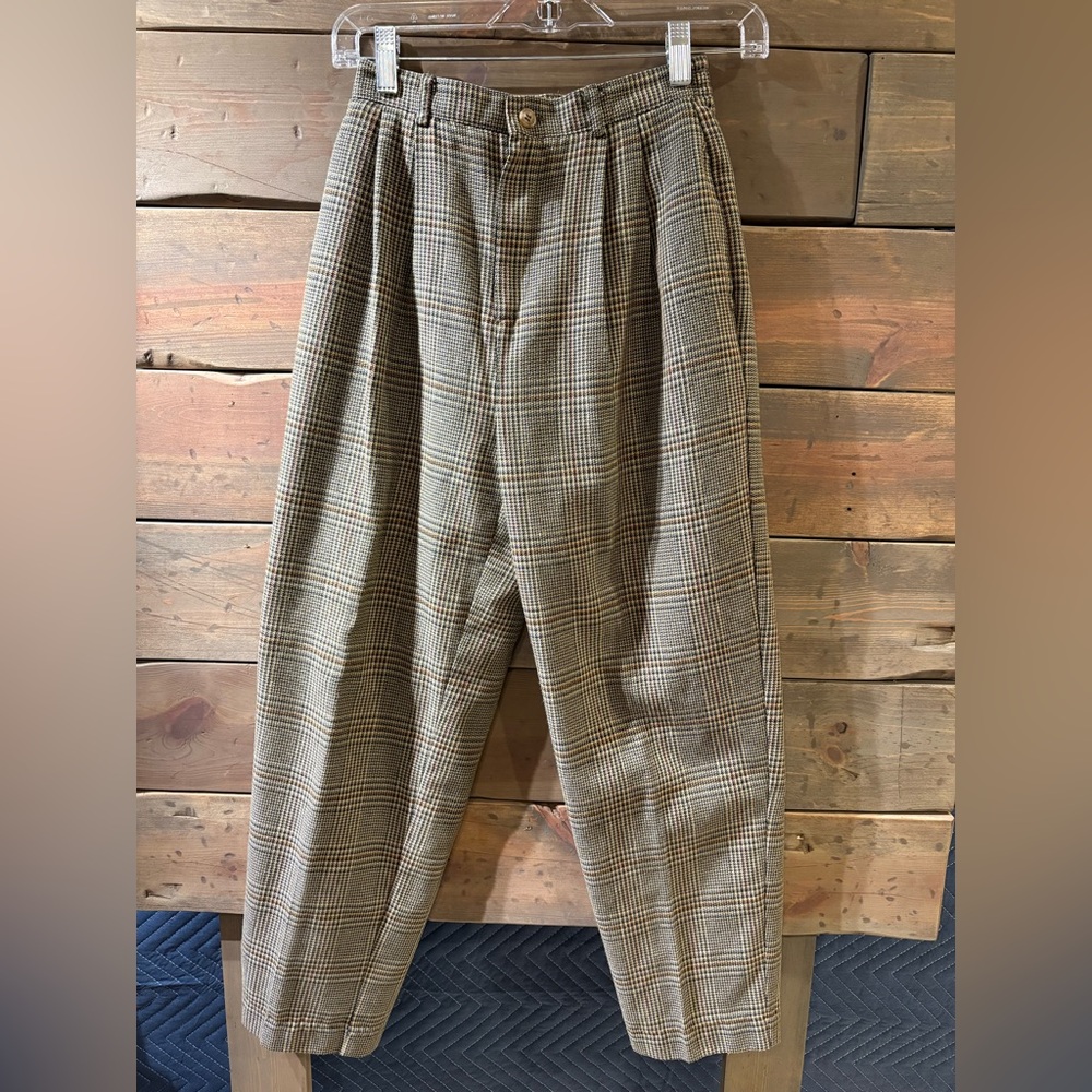 Women’s plaid trousers